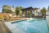 Napa Valley: St Helena Designer Home & Guest House + Spool + Peloton Bike/Tread Hotels in Napa County