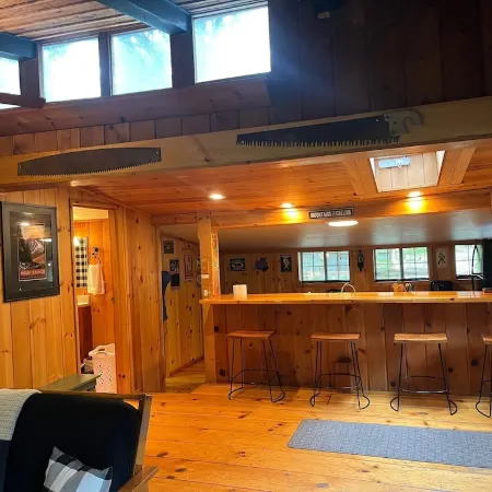 Rustic Cabin, Nestled in the Trees, Less Than a Mile to Mt. Rainier Entrance.