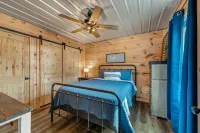Lake House with 32' Boat Garage, No-Stairs Entrance, Wi-Fi