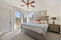 Beautifully REMODELED villa in the hollows/lake Travis/ quartz countertops, etc Hotels in Jonestown