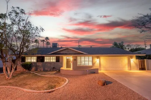 Perfect Old Town Location! Low Fees! Pool Heating Included. Good Vibes!