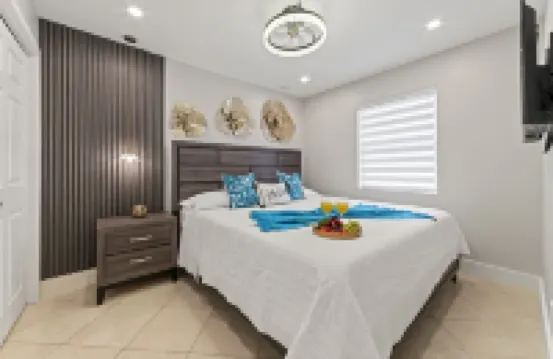 Spotless Family Oasis - Heated Pool, Games & Beach Near