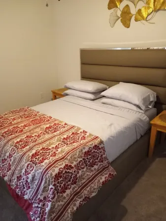 Just mins from ocean and major attractions