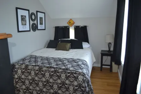 3 Bedroom Cottage on the Shores of Chautauqua Lake