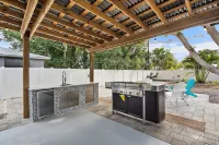 Large fully renovated beach house - with RV/boat hook-up! 4 min from the beach Hotels in der Nähe von Carl Schleck Park