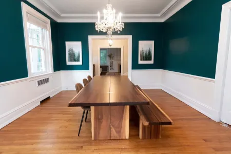 Entire Historic Home with 3620Sqft Perfect for Families