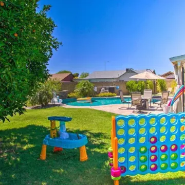 New AZ Oasis, Fire Pit, Yard, Grill, & Hot Tub!