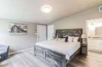 Fully Renovated 3 Bed/3Bath House 1 1/2 Blocks from AT&T Stadium Hotels near The University of Texas at Arlington