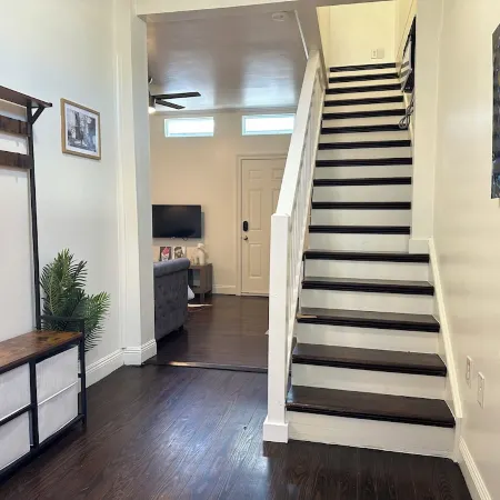 5BR Beautifully Restored Historic New Orleans Home-Privacy Gate & Screened Porch Отели рядом с достопримечательностью «Зоопарк «Одюбон»»