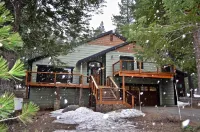 North Star Cabin! 5 Beds - 5 Baths - 5 Stars!