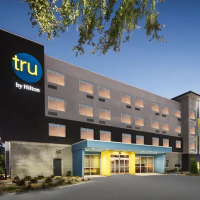 Tru by Hilton Savannah Midtown Hotels near Memorial Stadium