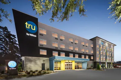 Tru by Hilton Savannah Midtown Hotels near Hunter Golf Course