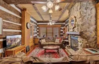 Historic 200 year old 3-bedroom log house with WiFi and AC in charming Winesburg