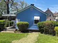 Walking Distance to the Falls, Casino, and Canada - Homestays