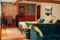 Cozy Garden Apartment in Eclectic Riverwest