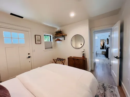 Wine Country Gem in downtown McMinnville.  Walk to Wineries & Restaurants!