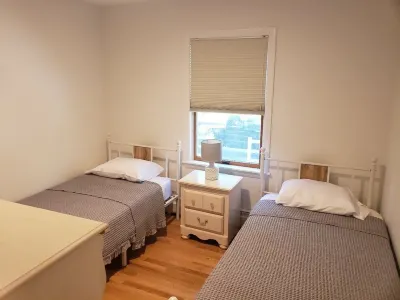 The Black Point beach house! Hotels near Black Point Trailhead