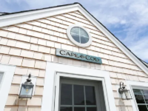 Luxury Monument Beach Villa /Short term rentals Hoteles en Bourne