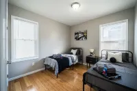 6 Mins From EWR Airport Cozy 3 Bedroom Apartment