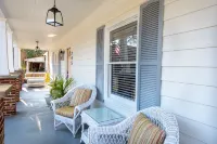 The Classic City Cottage-1 Mile from Downtown Athens! - 3-نجوم