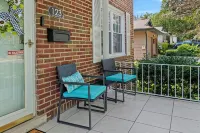 Tranquil 2-bedroom house with a massage chair and a multi-purpose 3rd room