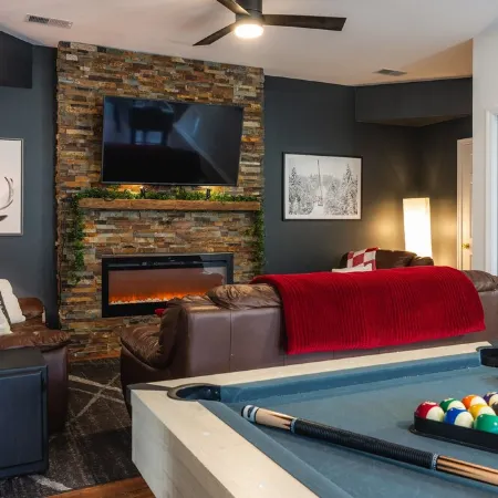 New 6 bedroom Massanutten home with 3 king beds steps from all the attractions