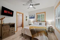 Beautiful Log cabin nestled in the mountains of Lake Lure