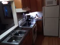 Cozy Up-North Townhouse Bungalow Hotels in Pleasantview Township