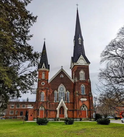 Private Home: Lightkeeper's Refuge steps to beach, marina and boat slip
