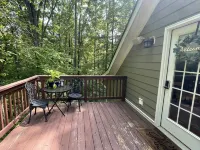 Private studio apartment in the heart of Ivy, Virginia Hotels near Fontaine Research Park