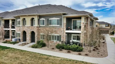 Lavish Tranquil No-Steps Oasis Отели рядом с достопримечательностью «Колледж Фронт Рейндж Коммьюнити»