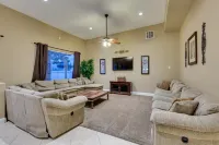 Family Friendly 3600 Sq Ft 5 Bedrooms 4 Bathrooms 3 Miles To Strip
