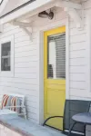 Good Day Sunshine Cottage-Newly updated!! Light and Airy w parking