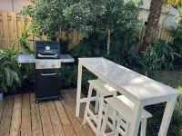 Waterfront luxury bungalow with private beach, paddleboards, kayaks and bikes! Hotels in Jensen Beach