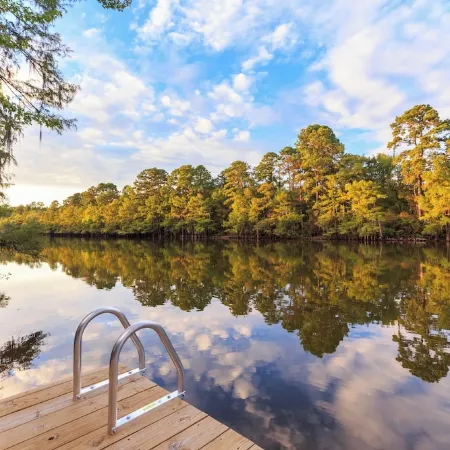 BRAND NEW - Peaceful Waterfront  -  5 Minutes From Caddo State Park!