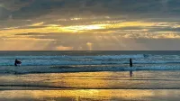 Quaint house with WiFi in charming Ocean Shores