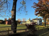 Mint Restored Historic Simsbury 4Br Estate; Optional 1Br Apt; All New Amenities Hotels in Simsbury