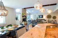 Sea Glass- Walk 2 Beach! Private Pool,1 Level! Fountain Views, 2 Masters & Gear!