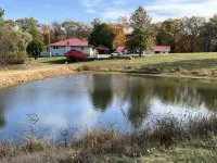 Peaceful, spacious 4 bedroom house in the country - Gazebo/Pond