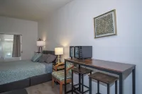 Cozy 1-bedroom condo in charming Flat Rock.