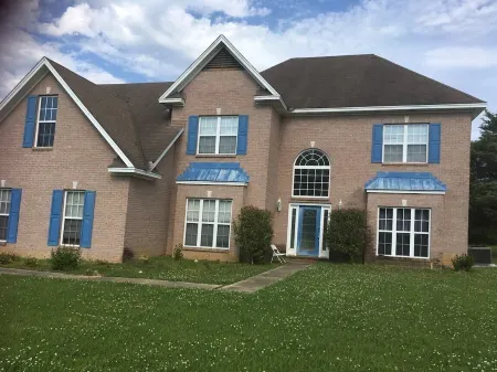 Peaceful Country Estate<br>Home is equipped with lock box late or early arrival