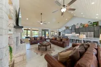 Bella Vida•Sleeps29, No Bunks•HeatedPoolOpt•QuietSubdiv•FREEFrioAccess@ConcanVIP