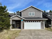 Modern Luxury Pacific City - Sleeps 12, Hot Tub, Pet Friendly, Playstation 5 Hotels in Pacific City