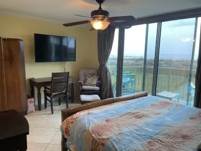 3/4bd 3Ba 1st&2 Fl  Townhouse sleeps10 w/ Dolphin Views ,Boating, Tennis,Fishing
