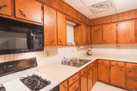 Sleeps 4 Fully Equipped Apartment Near Golf Courses Hotels in Corry