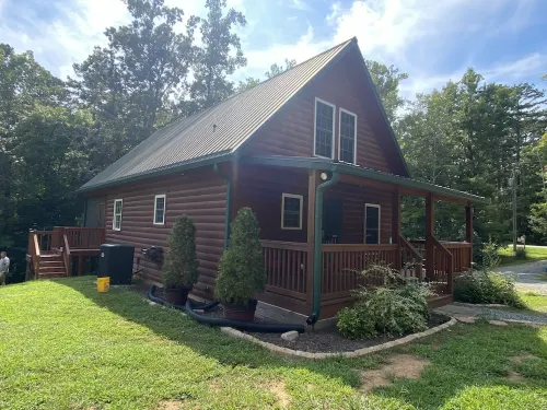 Cozy cabin w/ hot tub! Lake access w/ walk to pier Hotels in Mecklenburg County