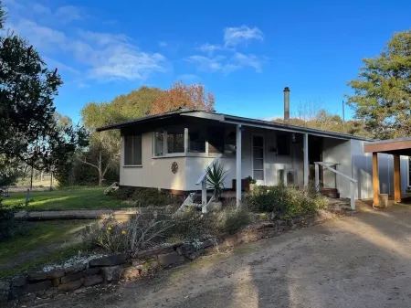 Yarramalong 2 bedroom cottage