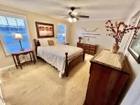 NetZero 3 Bedroom Farmhouse on Blue Ridge Parkway Hotels in Floyd County