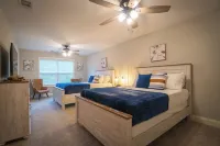 Stay 3 nights, Get 4th night FREE thru end of Oct 2024 فنادق في هيلين