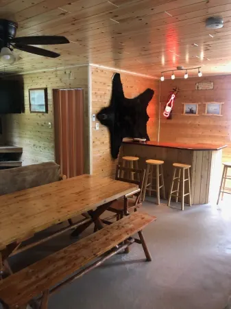 Cabin close to trails. Excellent location.